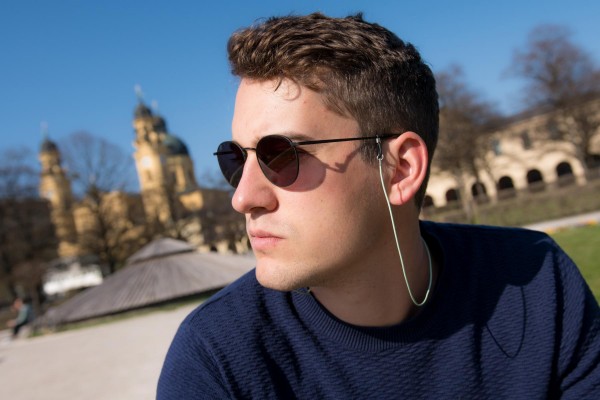 Brillenband Maskenband Leder Pesto Handarbeit soleash Deutschland